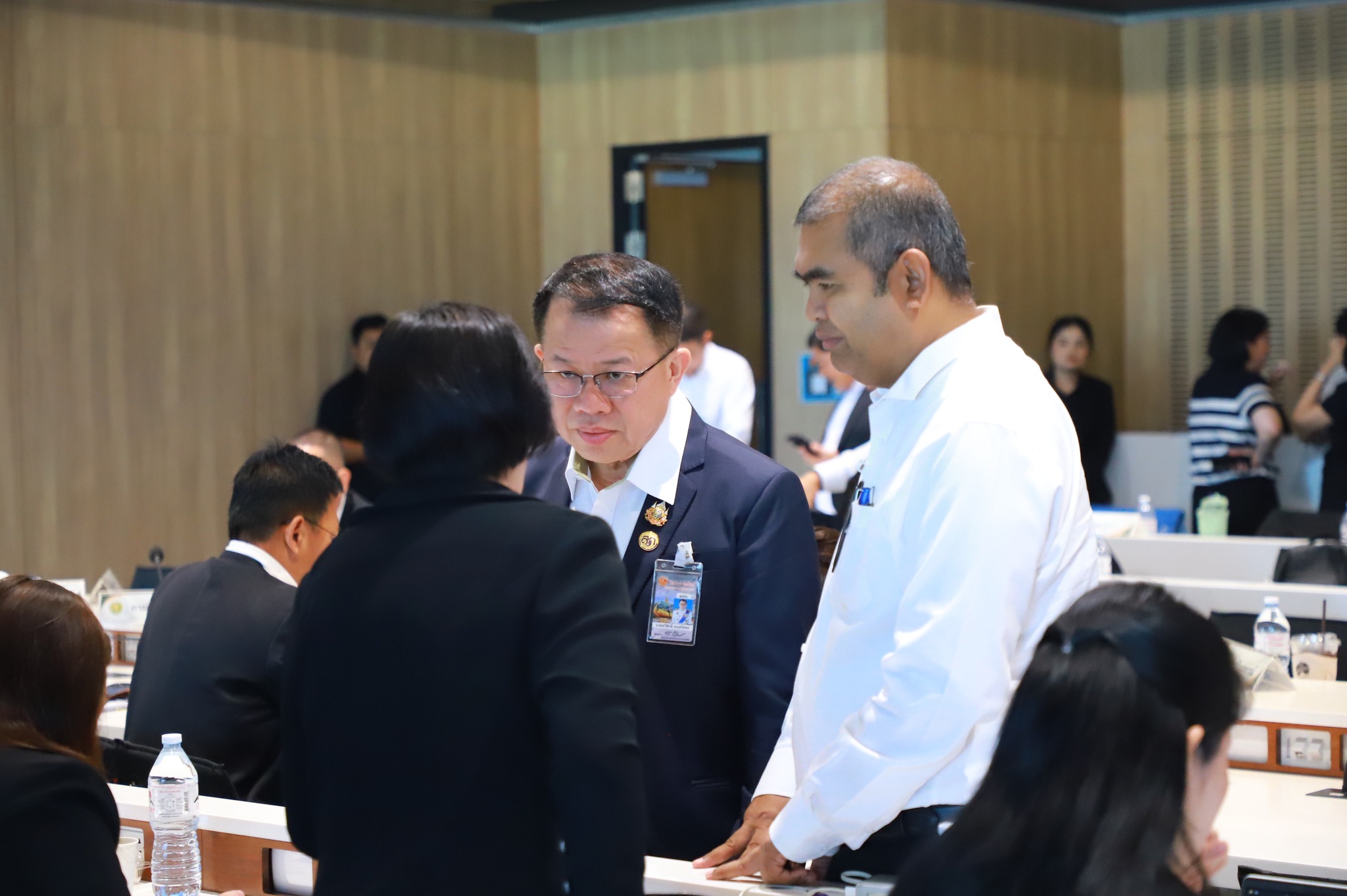 title - ส.ป.ก. ร่วมติดตามและรับฟังการประชุมสภาผู้แทนราษฎร